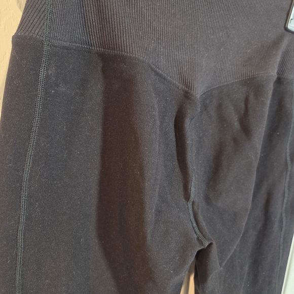 ALO Yoga Black Leggings - Picture 7 of 7